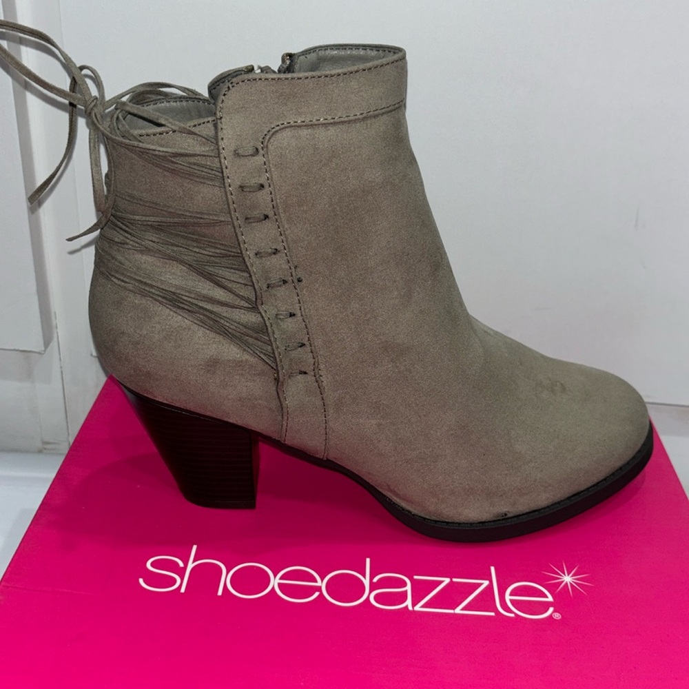NEW Shoedazzle Grey Tie Booties